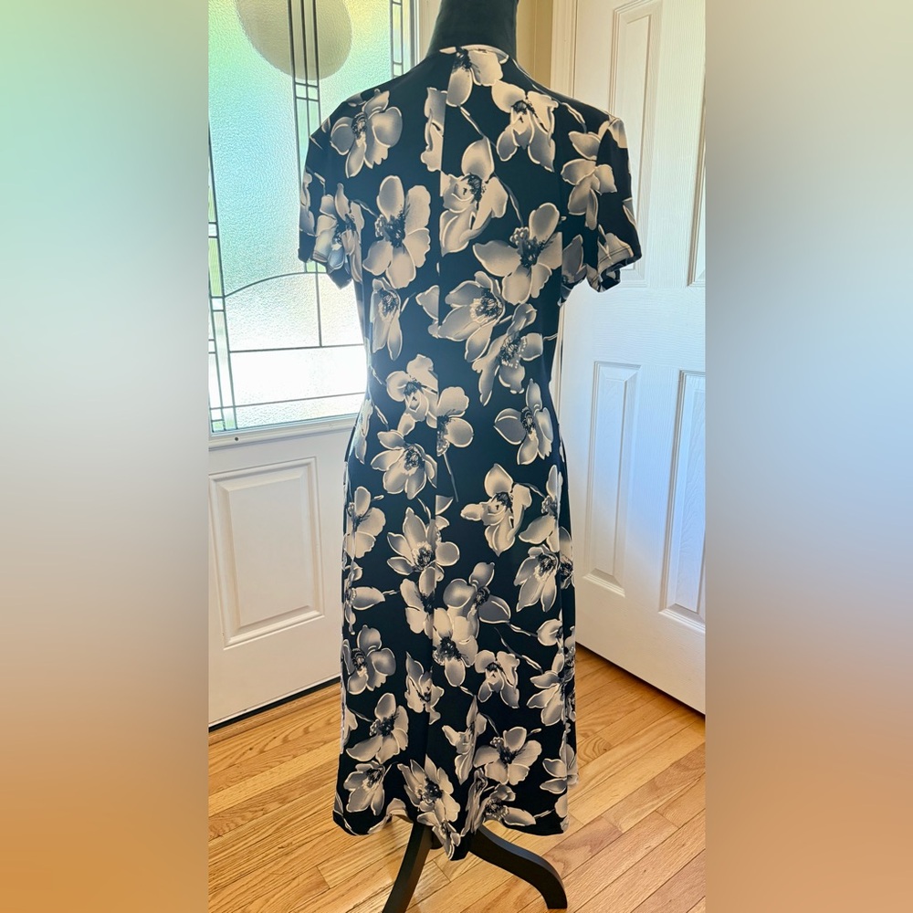 Chic Floral Midi Dress in Black and White